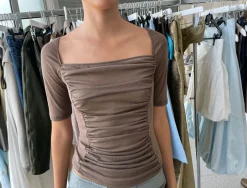 Outlet no 1915 / Pixy Tops