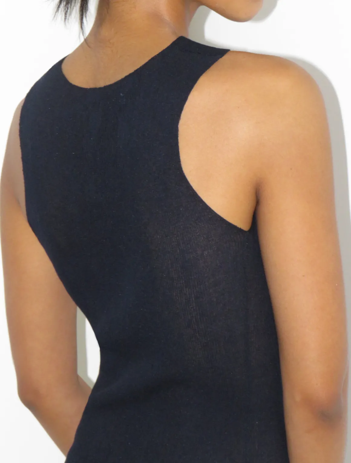 Online no 2070 / Saric Tops