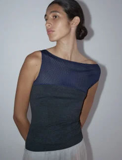 Outlet no 2140 / Taurasi Tops